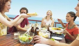 娱乐吃瓜酱的作品过年,盘点2024年春节热门吃瓜事件