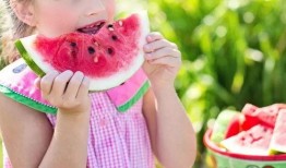 吃瓜爱放图片的网红是谁,揭秘吃瓜爱放图的神秘人物！”