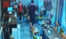 周厨餐厅爆料新闻视频播放,揭秘新闻视频背后的精彩瞬间