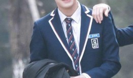 男明星爆料恋爱视频播放,甜蜜瞬间曝光，粉丝直呼心动不已