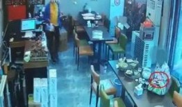 周厨餐厅爆料新闻视频播放,揭秘新闻视频背后的精彩瞬间